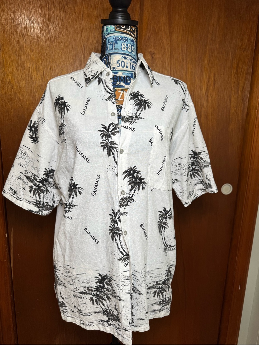 Bahamas Print Shoreline Short-Sleeve Button-Up Shirt - White/Black Men’s XL